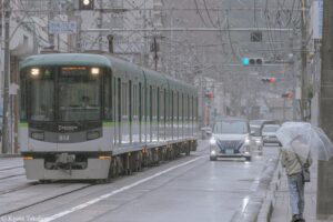 雨の日、京阪電気鉄道 併用軌道が珍しい。