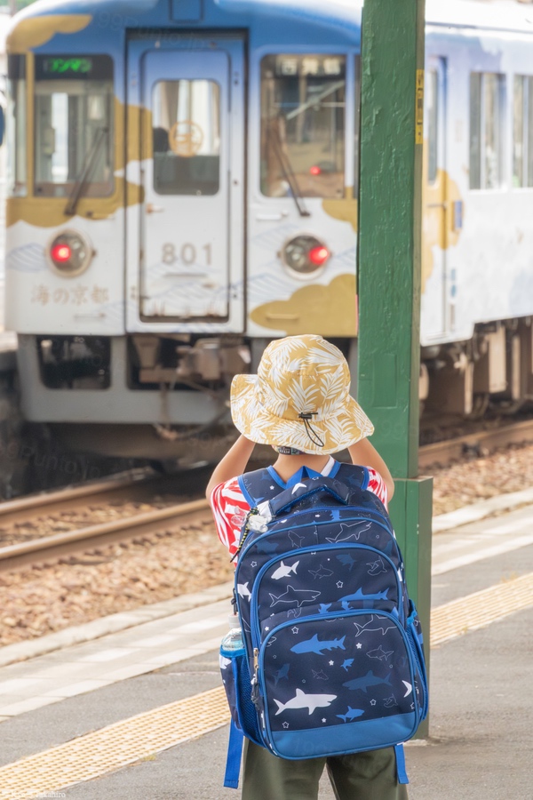 『オナジイロ』 丹鉄、宮津駅にて